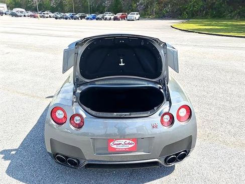 Used 2014 Nissan GT-R Premium image 15