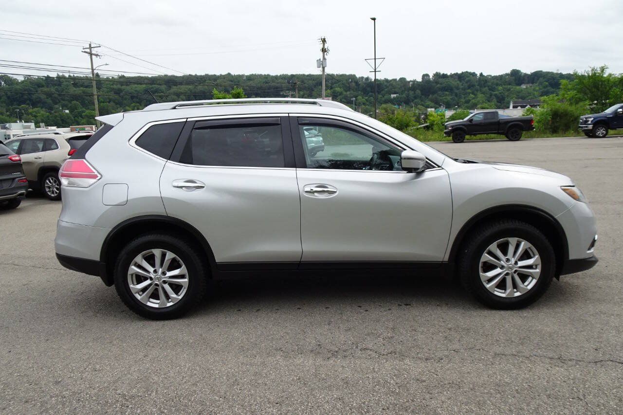 Used 2016 Nissan Rogue SV w/ SV Premium Package AWD/4WD image 5