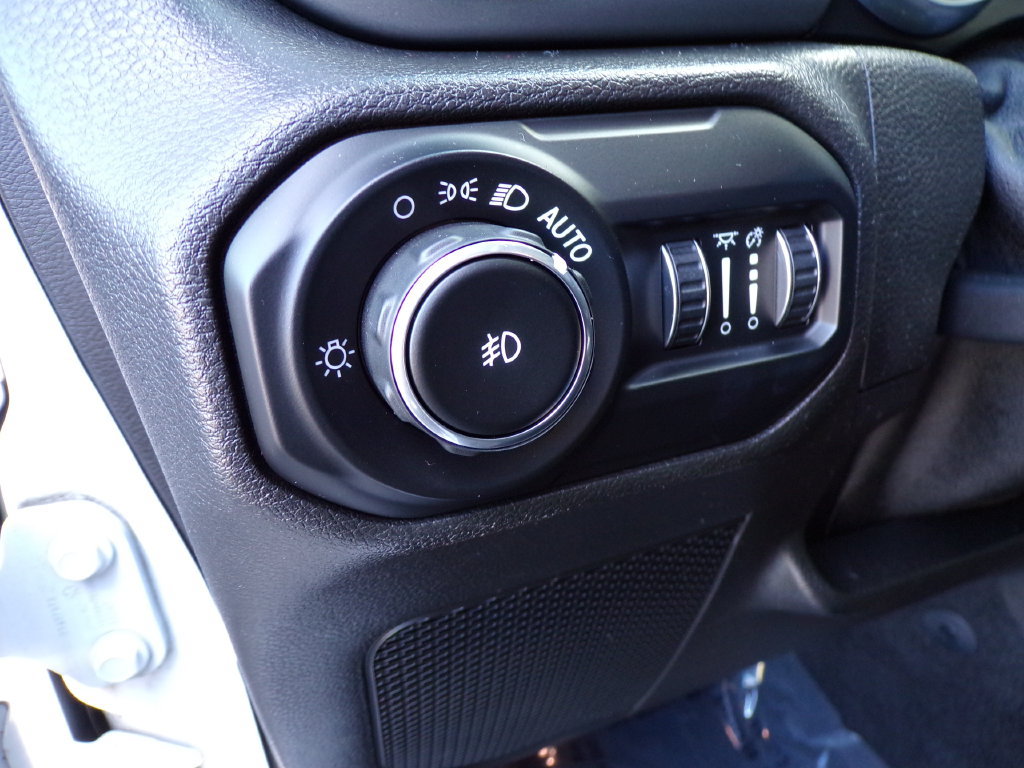 Used 2021 Jeep Wrangler Sport AWD/4WD image 16