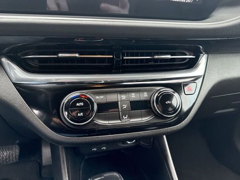 Certified 2025 Buick Envista Sport Touring image 18