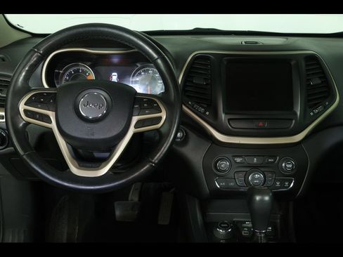 Used 2017 Jeep Cherokee Limited AWD/4WD image 14