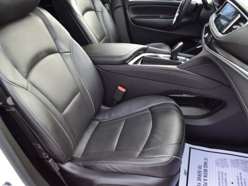 Used 2021 Buick Enclave Avenir w/ Avenir Technology Package image 32