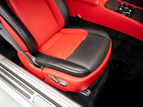 Used 2020 Rolls-Royce Wraith image 63