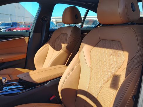 Used 2023 BMW 530i w/ Convenience Package image 21