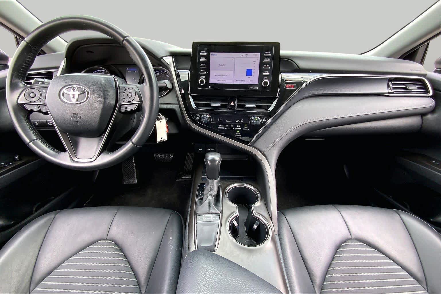 Used 2022 Toyota Camry SE FWD image 15
