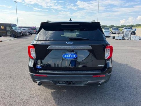 Certified 2022 Ford Explorer XLT w/ Equipment Group 202A AWD/4WD image 6