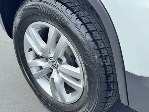 Used 2016 Volkswagen Tiguan S FWD image 19