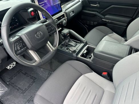 Used 2025 Toyota Tacoma TRD Sport AWD/4WD image 11