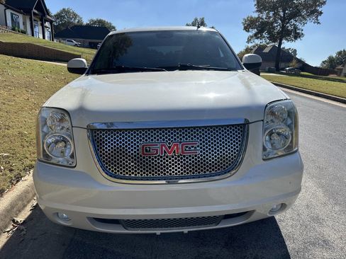 Used 2014 GMC Yukon Denali image 5