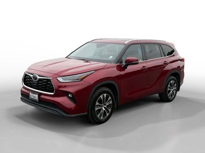 Used 2021 Toyota Highlander XLE