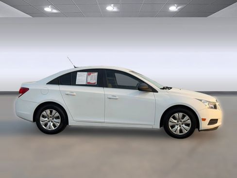 Used 2012 Chevrolet Cruze LS image 8