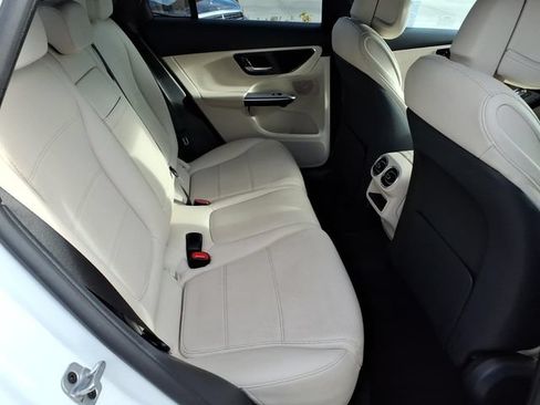 Used 2025 Mercedes-Benz GLC 350e 4MATIC image 20