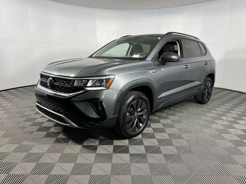 Used 2024 Volkswagen Taos S image 10