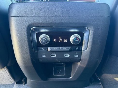 Used 2023 GMC Yukon XL Denali Ultimate image 27