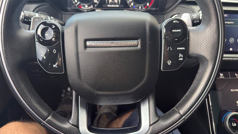 Used 2018 Land Rover Range Rover Velar R-Dynamic SE AWD/4WD image 32