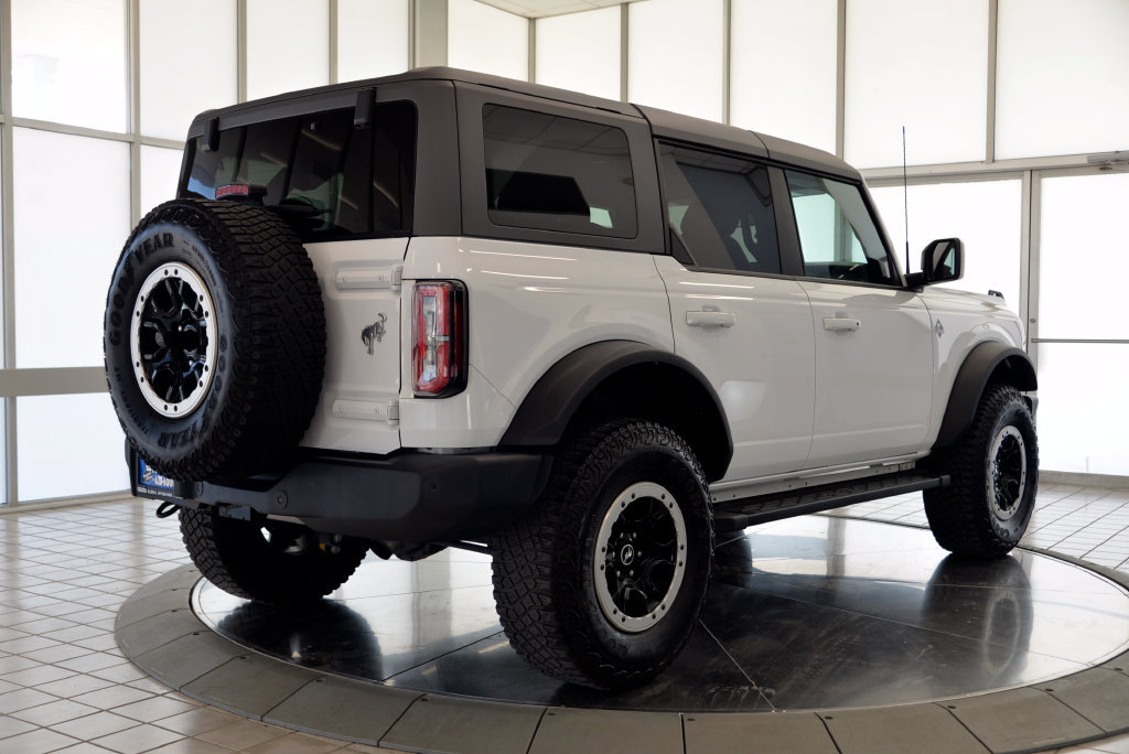 Used 2024 Ford Bronco Outer Banks w/ Sasquatch Package AWD/4WD image 8