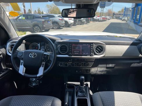 Used 2023 Toyota Tacoma SR5 AWD/4WD image 34