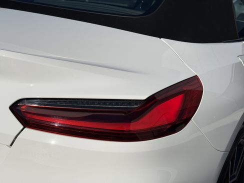 Used 2023 BMW Z4 sDrive30i w/ Driving Assistance Package image 14