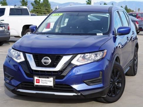 Used 2018 Nissan Rogue S image 4