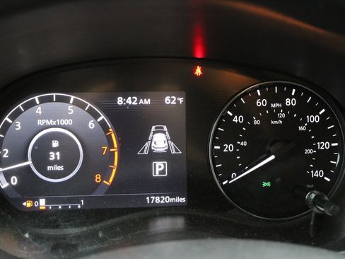 Certified 2024 Nissan Kicks SV image 9