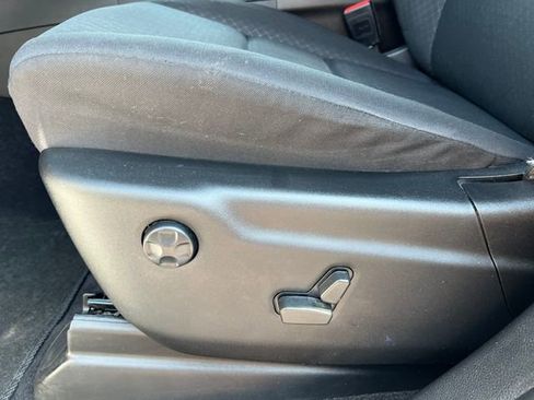 Used 2021 Jeep Grand Cherokee Laredo image 11