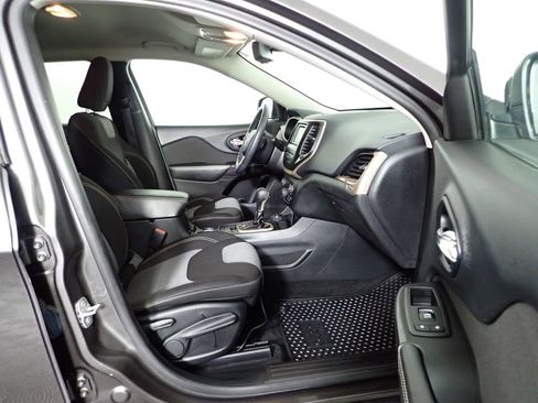 Used 2014 Jeep Cherokee Latitude w/ Cold Weather Group image 30