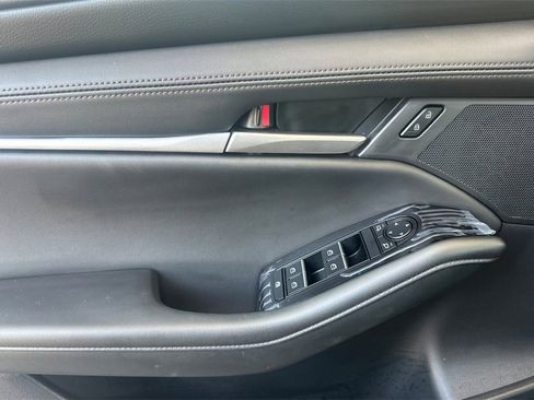 Used 2025 MAZDA MAZDA3 s image 12