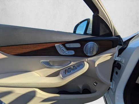 Used 2021 Mercedes-Benz C 300 4MATIC Sedan image 16