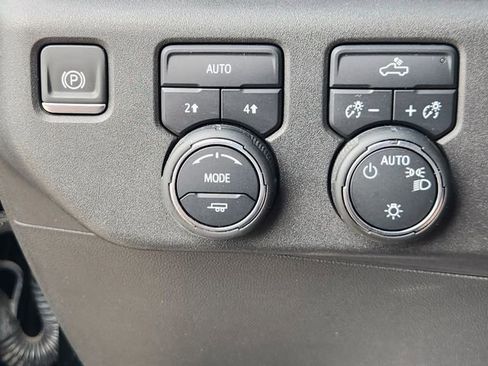 Used 2024 Chevrolet Silverado 1500 LT AWD/4WD image 21