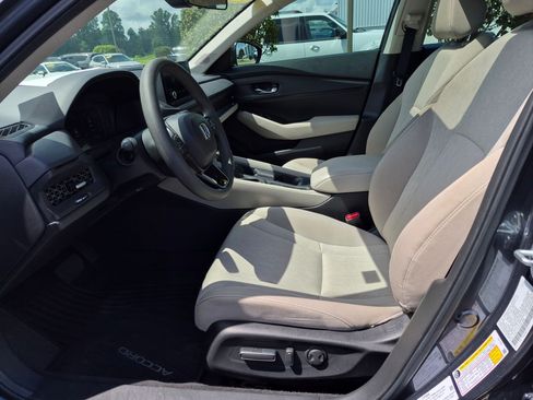 Used 2025 Honda Accord SE image 11