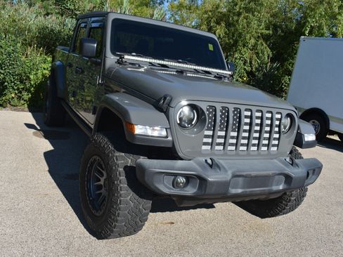 Used 2021 Jeep Gladiator Sport AWD/4WD image 9