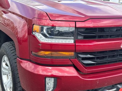 Used 2018 Chevrolet Silverado 1500 LT w/ All Star Edition image 10