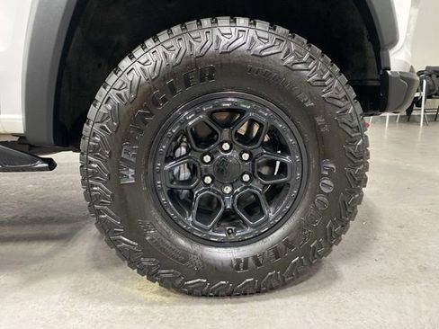 Used 2025 Chevrolet Colorado ZR2 w/ ZR2 Bison Edition AWD/4WD image 31