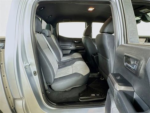 Used 2022 Toyota Tacoma TRD Off-Road w/ Technology Package image 22