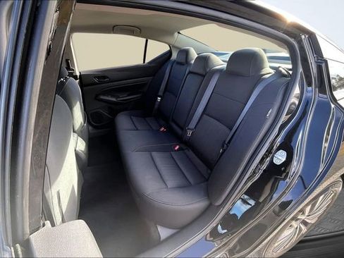 Used 2024 Nissan Altima 2.5 SV image 22