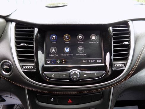 Used 2018 Chevrolet Trax LT w/ LT Convenience Package image 25