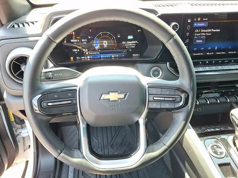 Used 2024 Chevrolet Colorado LT w/ LT Convenience Package III AWD/4WD image 13