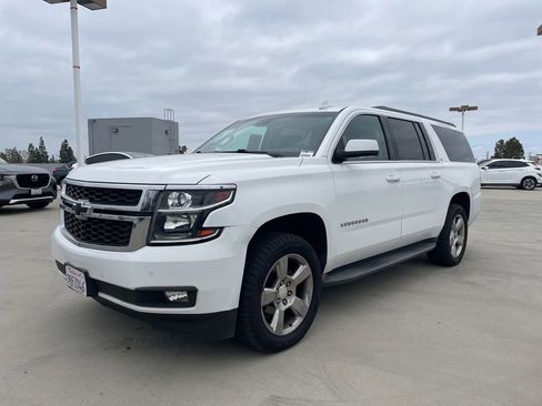 Used 2016 Chevrolet Suburban LT RWD image 5