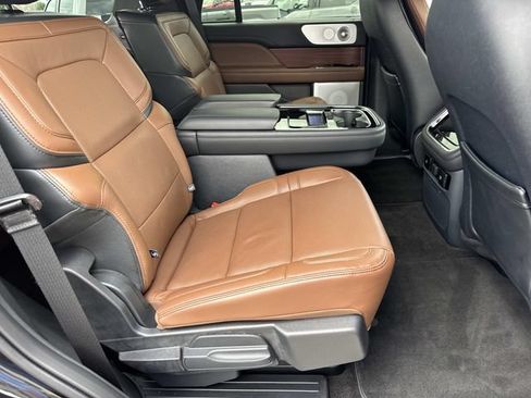 Certified 2024 Lincoln Navigator Reserve AWD/4WD image 13