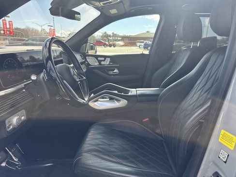 Used 2024 Mercedes-Benz Maybach GLS 600 4MATIC image 13