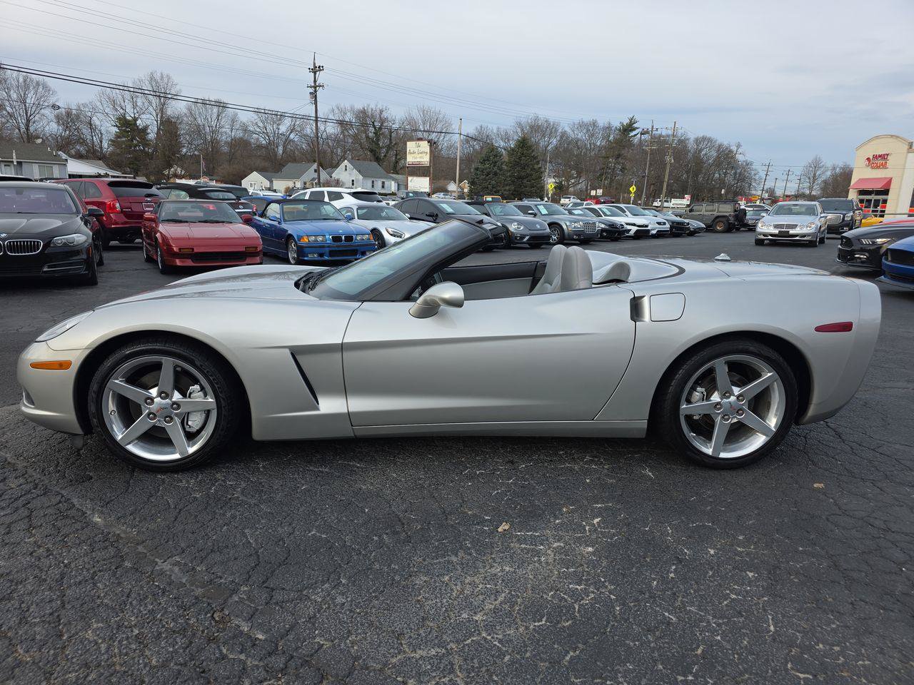 Used 2005 Chevrolet Corvette Convertible w/ Preferred Equipment Group RWD image 19