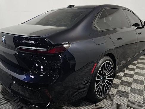 Used 2025 BMW i7 xDrive60 AWD/4WD image 2