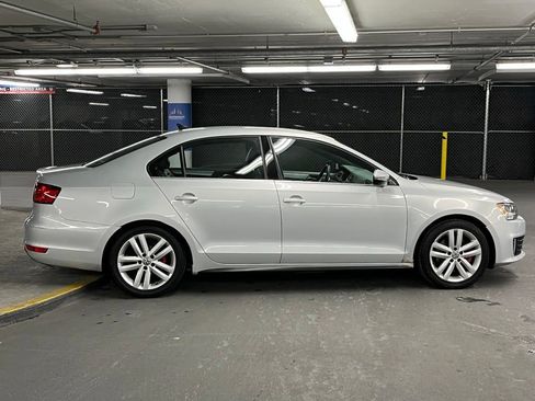 Used 2013 Volkswagen Jetta GLI image 30
