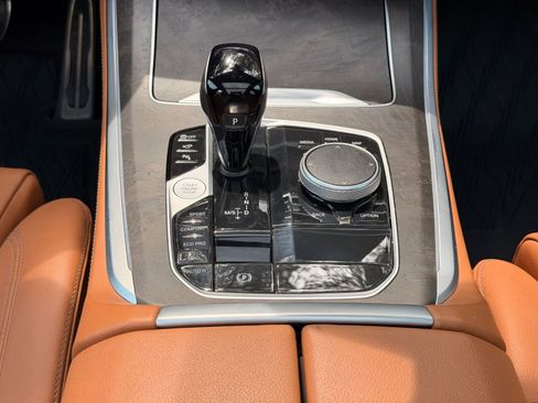 Used 2022 BMW X5 xDrive40i w/ M Sport Package AWD/4WD image 19