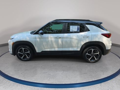 Used 2023 Chevrolet TrailBlazer RS w/ Sun and Liftgate Package FWD image 8