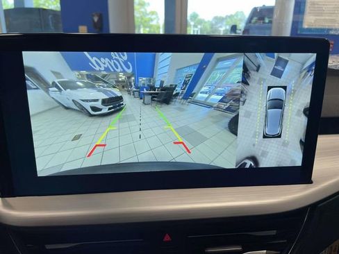 New 2025 Ford Escape SE w/ PHEV Premium Package FWD image 20