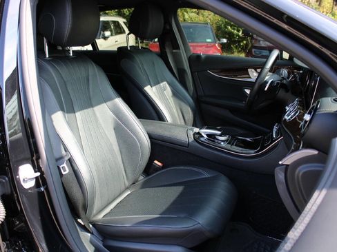 Used 2017 Mercedes-Benz E 300 4MATIC image 30
