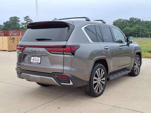 Used 2024 Lexus LX 600 4WD w/ Luxury Package image 6