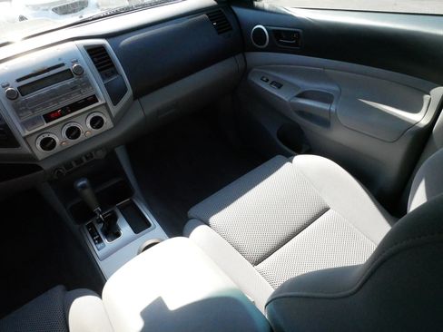 Used 2011 Toyota Tacoma 4x4 Double Cab w/ TRD Sport Pkg image 11