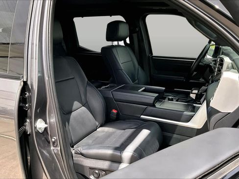 Used 2023 Toyota Tundra Platinum w/ Advanced Package AWD/4WD image 9